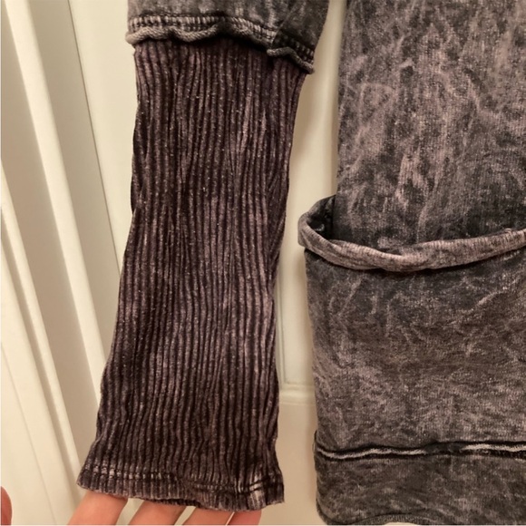 ABREE Distressed Bleached Hooded Pullover with Pockets - Picture 3 of 5